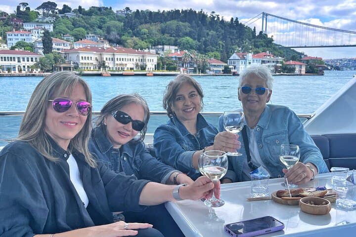 Half-Day Bosphorus Cruise & Kanlica Stopover — Morning and Afternoon Yacht Tour in Istanbul photo 2
