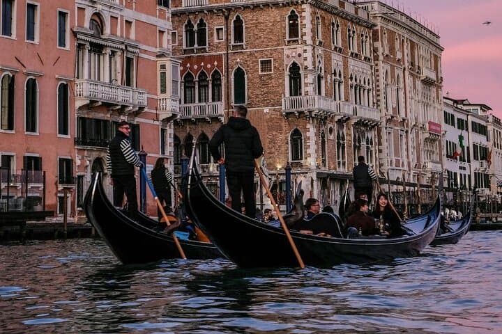 Sunset Gondola Ride in Venice: Shared 25-Minute Grand Canal Experience photo 3