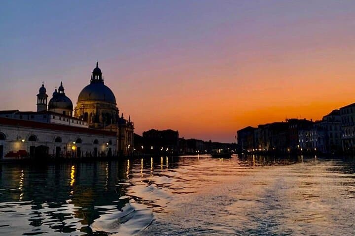 Sunset Gondola Ride in Venice: Shared 25-Minute Grand Canal Experience photo 5