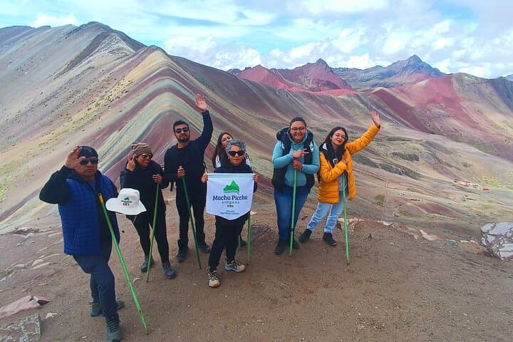 Vinicunca (Rainbow Mountain) & Red Valley: Private Full-Day Trek from Cusco