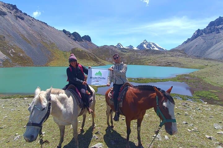 Full-Day Ausangate 7 Lakes Tour: High-Altitude Lagoons & Pacchanta Hot Springs photo 2