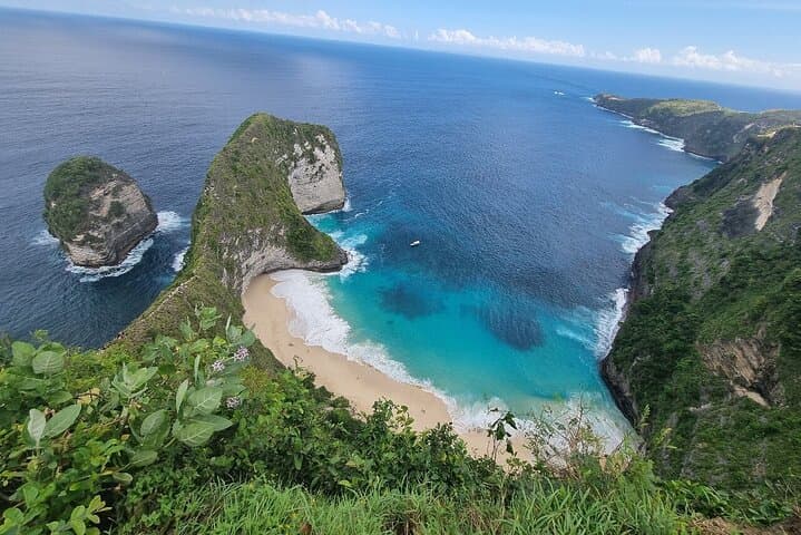 Nusa Penida Day Tour: Kelingking Cliff Views & Private Manta Snorkel photo 2