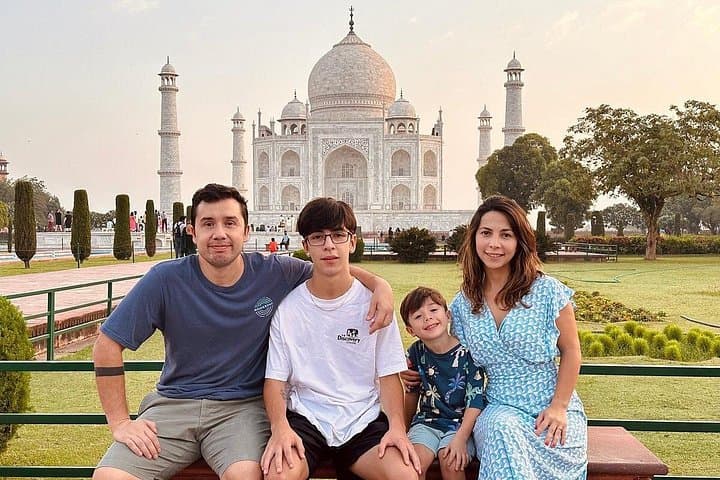 Day Trip to the Taj Mahal & Agra Fort from Delhi — Private Car with 5★ Lunch