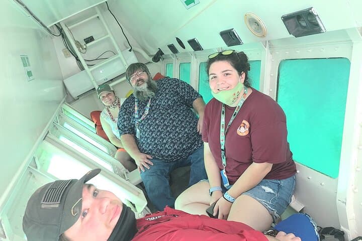 Roatán Adventure: Horseback Ride, Sloth Park & Glass-Bottom Reef Tour photo 4
