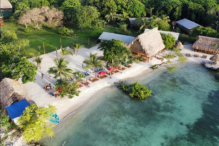Bradys Cay Private Island Snorkel & All-Inclusive Day Trip in Roatán