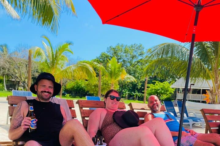 Bradys Cay Private Island Snorkel & All-Inclusive Day Trip in Roatán photo 2