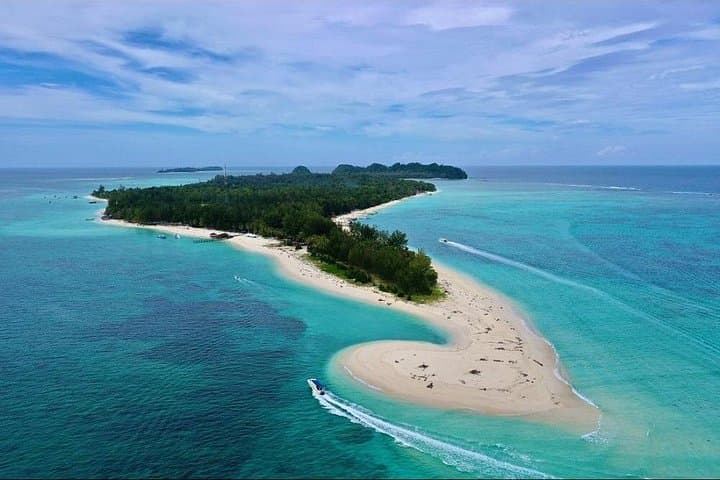 Mantanani Island Full-Day Snorkel & Dive Adventure from Kota Kinabalu photo 1
