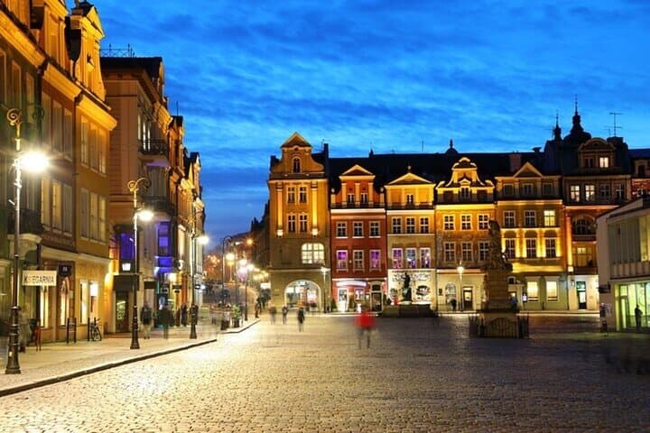 Krakow Old Town Walking Tour: St. Mary’s, Wawel & Rynek Highlights photo 2