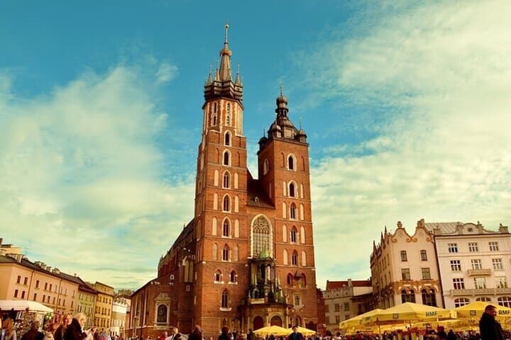 Krakow Old Town Walking Tour: St. Mary’s, Wawel & Rynek Highlights photo 1