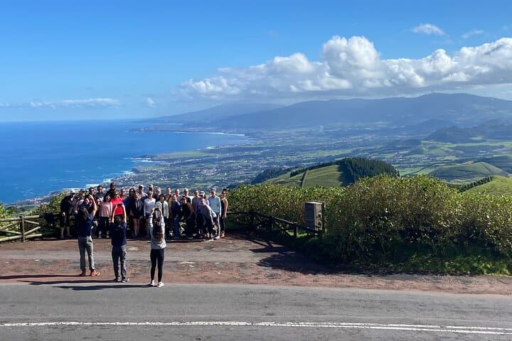 Hike Sete Cidades to Ferraria: Full-Day Volcanic Trail with Ocean Thermal Baths