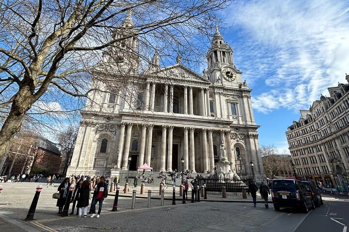 Medieval London Walking Tour with an Oxford PhD Historian photo 5