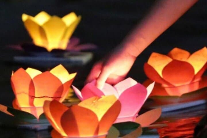 Hoai River Lantern Boat Ride — Hoi An Night Cruise & Floating Lantern Release photo 3