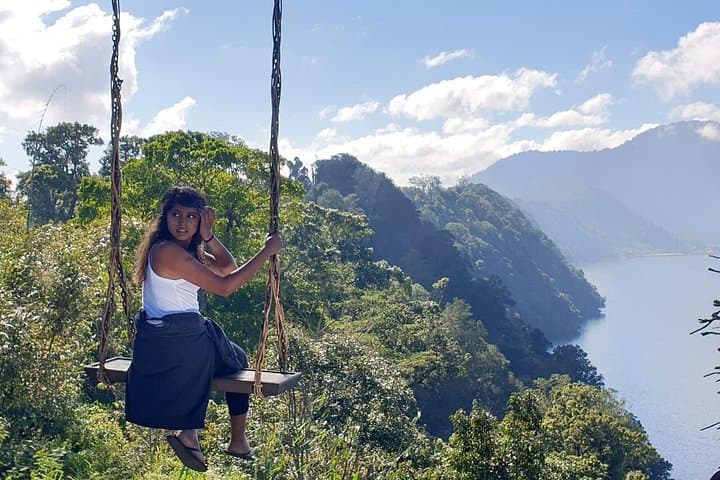 Sunrise Dolphin Watching and North Bali Day Tour: Lovina, Waterfalls & Lake Temples photo 4