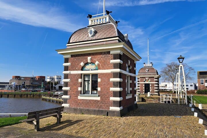 Solve the Lemmer Siege: A Self-Guided Historic Outdoor Escape Walk