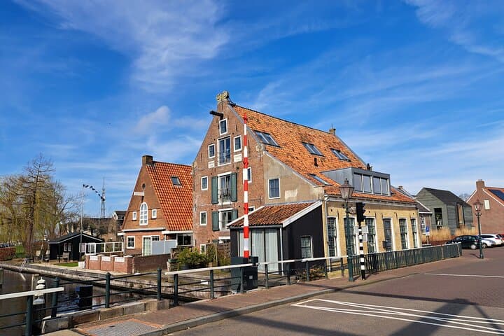 Solve the Lemmer Siege: A Self-Guided Historic Outdoor Escape Walk photo 2