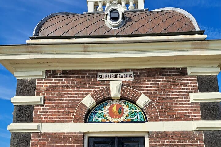 Solve the Lemmer Siege: A Self-Guided Historic Outdoor Escape Walk photo 3