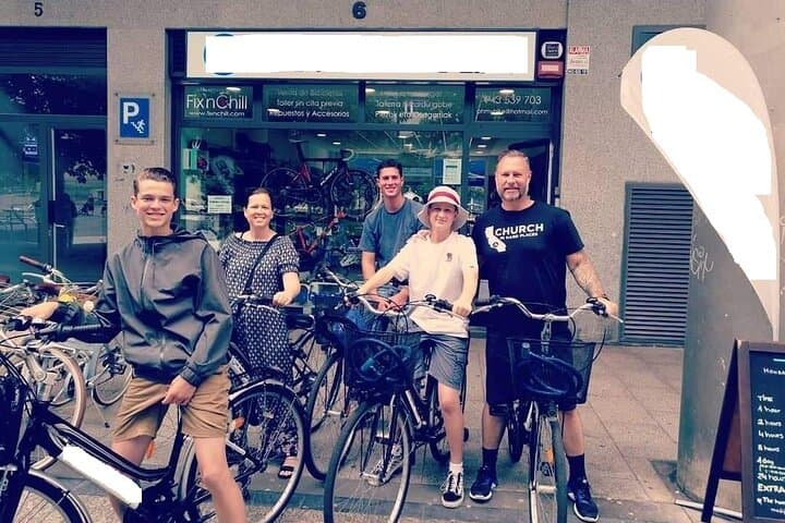 San Sebastián Bike Tour: Ride La Concha with Pintxo and Drink photo 4