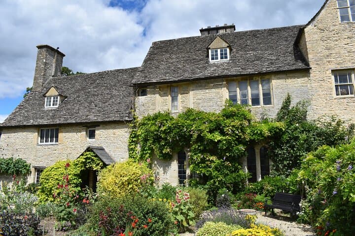 Downton Abbey Filming Locations Day Tour from Oxford — Private Cotswolds Drive