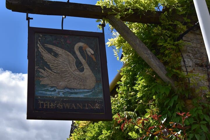 Downton Abbey Filming Locations Day Tour from Oxford — Private Cotswolds Drive photo 6