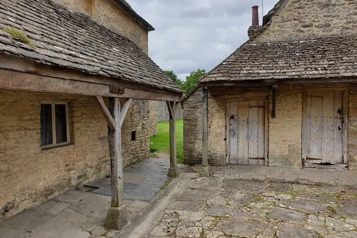 Downton Abbey Filming Locations Day Tour from Oxford — Private Cotswolds Drive photo 4