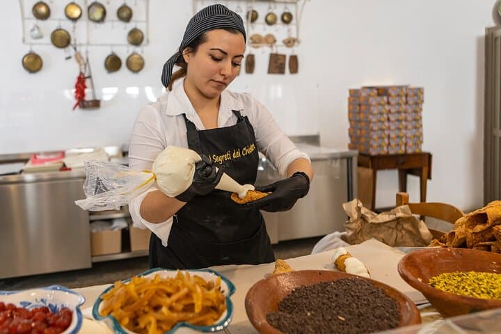 Palermo Street Food Legends: Ballarò Market Guided Tasting Tour photo 2