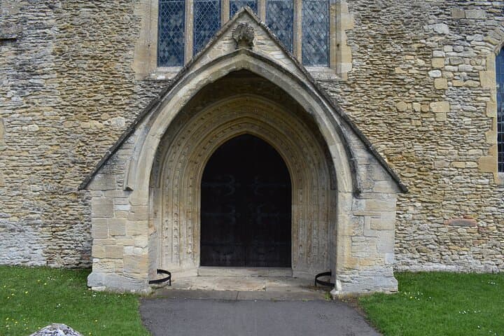 Private Downton Abbey Tour from Oxford to Highclere Castle & Bampton photo 4