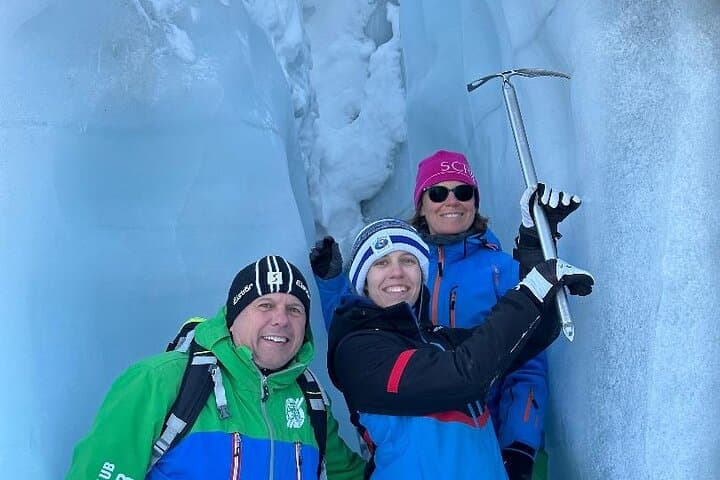 Hike Matanuska Glacier: Blue Ice Walk & Alaska Honey + Wine Tasting photo 3