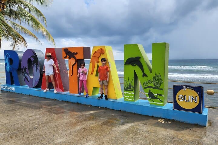 Roatan Sloth Park and Island Tour: Chocolate, Rum & Island Wildlife photo 1