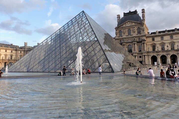 French Kiss Movie Locations Walking Tour — Private Paris Guide photo 5