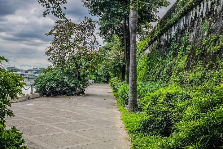 Private Manila Marvels Tour: Intramuros, Rizal Park & Binondo Photo Journey photo 5