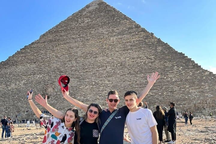 Private Giza Pyramid, Sphinx, Saqqara & Memphis Tour — 7-Hour Guided Visit