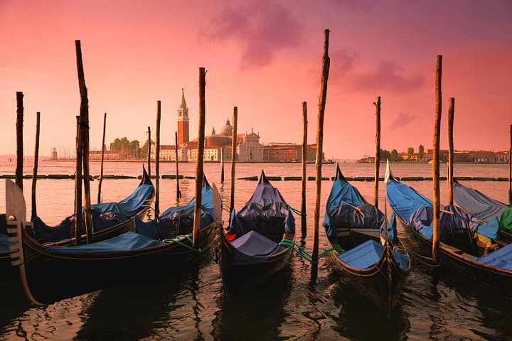 Seamless Transfer: Trieste Port to Venice with Walking Tour and Gondola Options photo 3