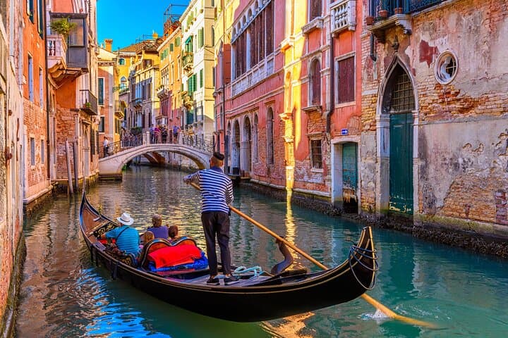 Private Venice Walking Tours with Gondola — Customize St. Mark’s, Rialto & Hidden Gems