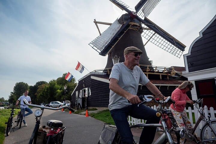 Amsterdam Countryside E-Bike Tour: Cheese, Clogs & Windmills
