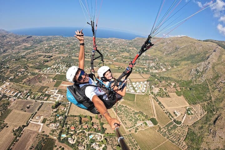 Soaring Over Sicily: Tandem Paragliding in Castellammare del Golfo photo 4