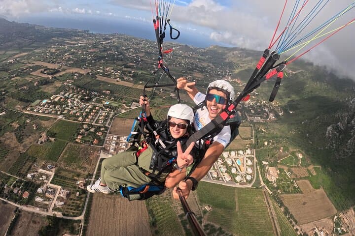 Soaring Over Sicily: Tandem Paragliding in Castellammare del Golfo photo 5