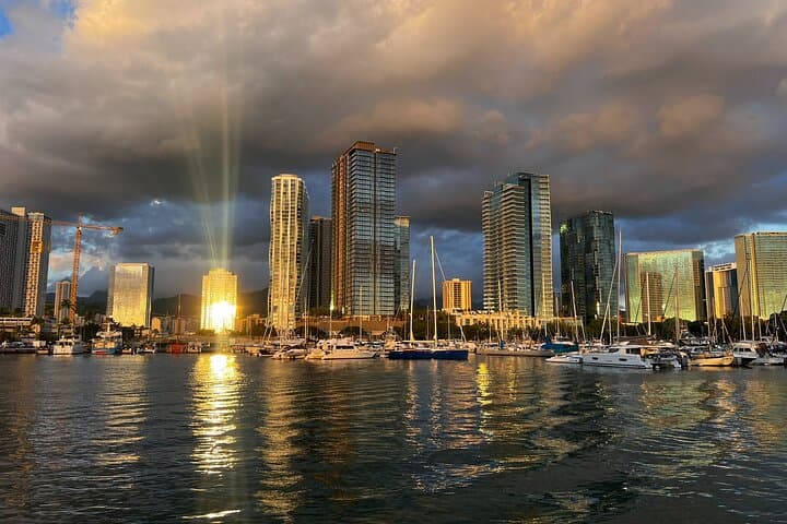 Private Luxury Sunset Cruise Waikiki: Exclusive Yacht Charter at Dusk photo 6