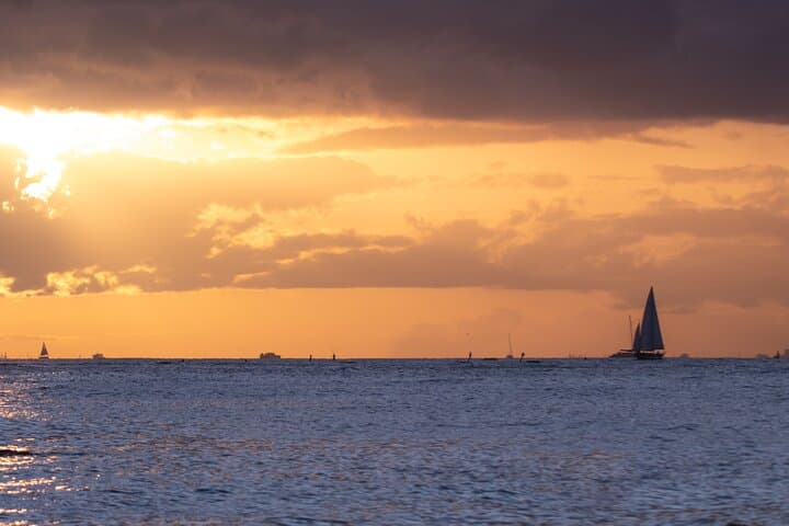 Private Luxury Sunset Cruise Waikiki: Exclusive Yacht Charter at Dusk photo 5