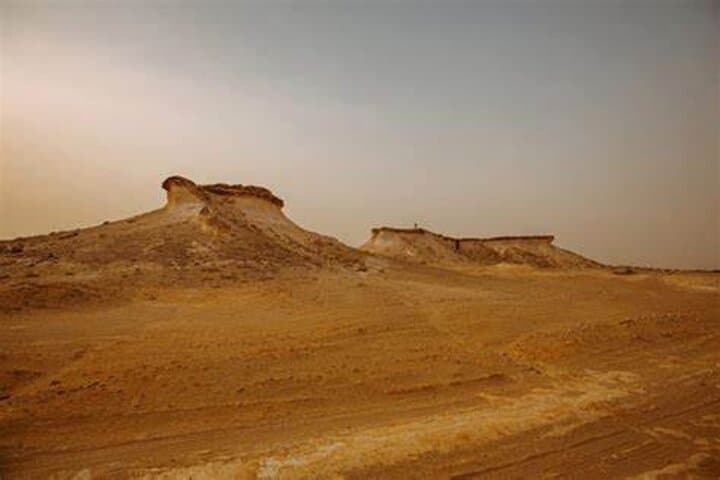 Zekreet West Coast Drive: Richard Serra, Mushroom Rock & Camel Track Tour