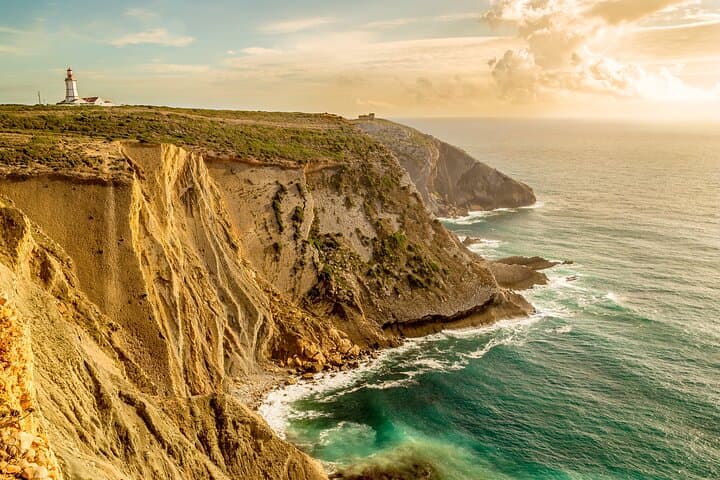 Day Trip from Lisbon: Arrábida, Sesimbra, Palmela & Azeitão