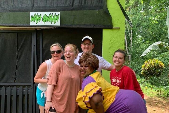 Wah Gwaan Cultural Tour: Trelawny Culinary, History & Dance Experience