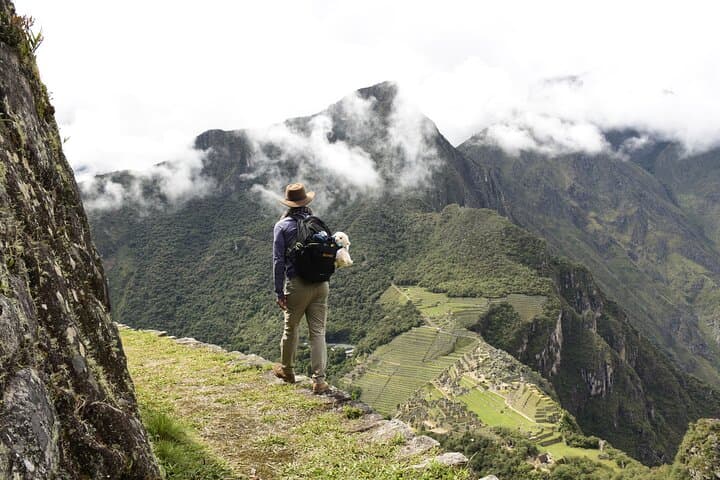 2-Day Inca Trail to Machu Picchu: Short Hike, Wiñay Wayna & Panoramic Train