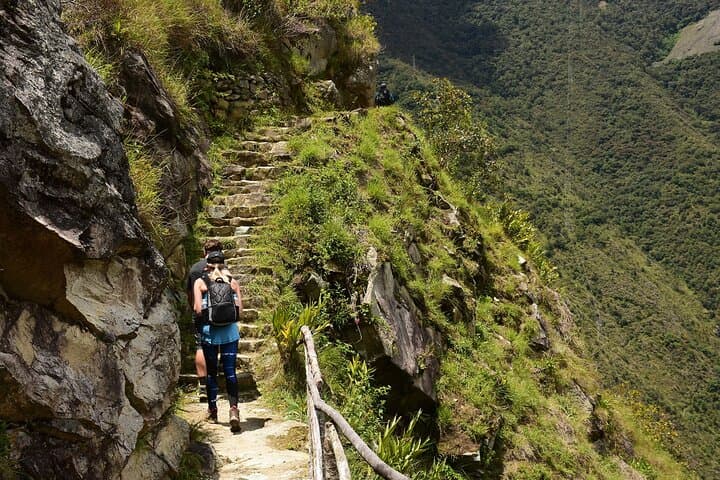 2-Day Inca Trail to Machu Picchu: Short Hike, Wiñay Wayna & Panoramic Train photo 4