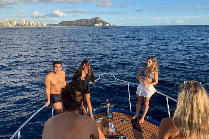 Private Waikiki 5-Hour Charter: Snorkel & SCUBA from Ala Wai Harbor photo 2