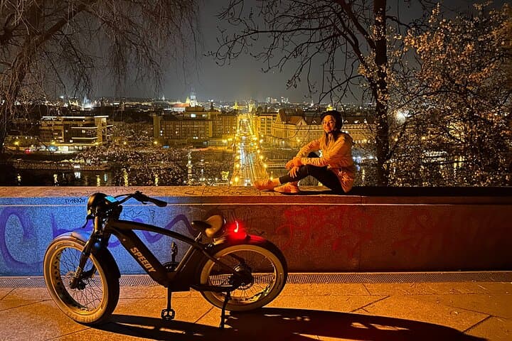 Prague Retro E‑Bike Night Tour: Guided Night Ride to Castle, Charles Bridge & Letná Views photo 4