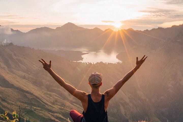 Mount Rinjani 2-Day Summit Trek from Sembalun: Crater Rim to Peak photo 4