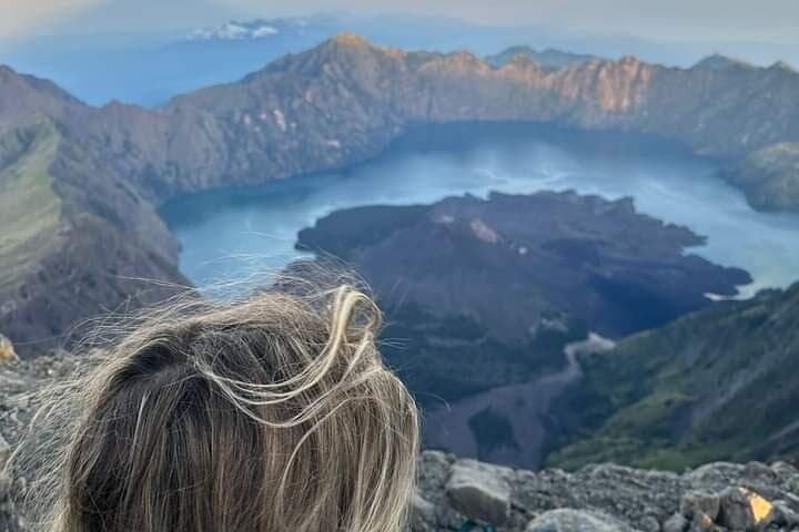 Mount Rinjani 2-Day Summit Trek from Sembalun: Crater Rim to Peak photo 5