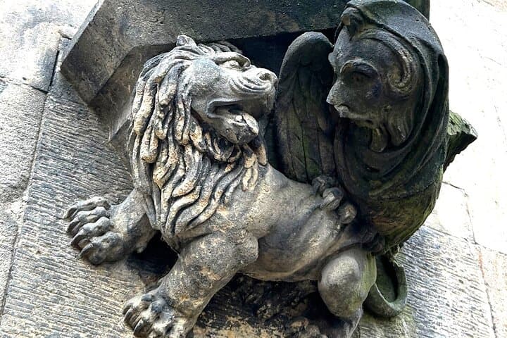 Interactive Charles Bridge Quiz Walk: Prague Sightseeing Game photo 4