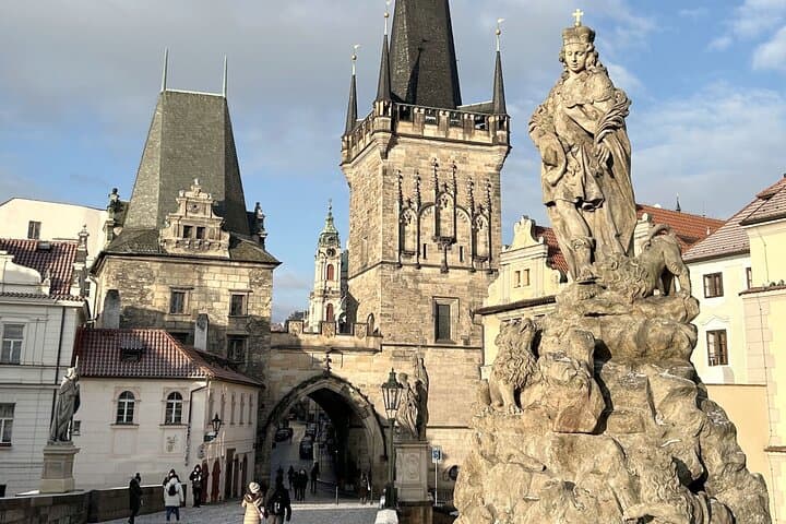 Interactive Charles Bridge Quiz Walk: Prague Sightseeing Game