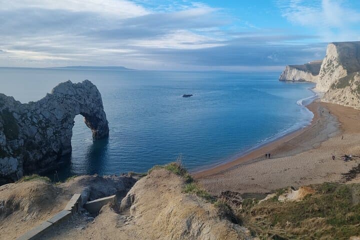 Dorset Coast Full-Day Tour: Durdle Door, Lulworth Cove & Corfe Castle